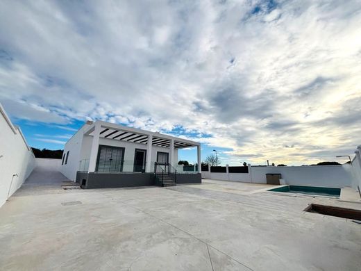 Dom jednorodzinny w Alcalá de Guadaira, Provincia de Sevilla