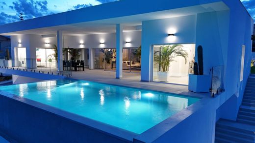 Detached House in Oasis (La Marina), Alicante