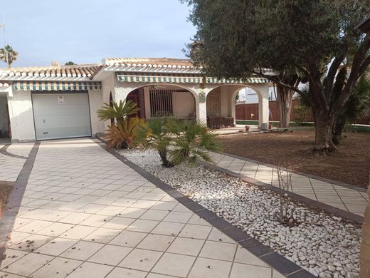 Villa in Playas de Orihuela, Alicante