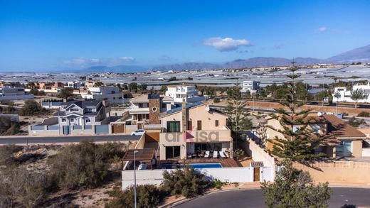 Almerimar, アルメリアの一戸建て住宅