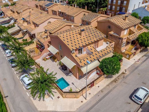 Villa in Pilar de la Horadada, Alicante