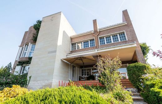 Einfamilienhaus in Ribarroja del Turia, Valencia