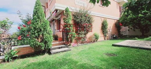 Mehrfamilienhaus in Castro Urdiales, Provinz Cantabria