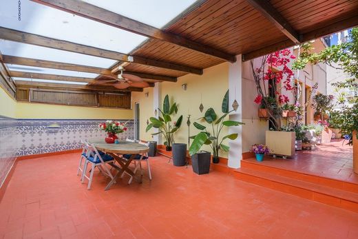 Apartment / Etagenwohnung in Barcelona, Provinz Barcelona