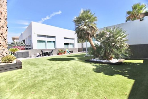Villa in Elda, Alicante