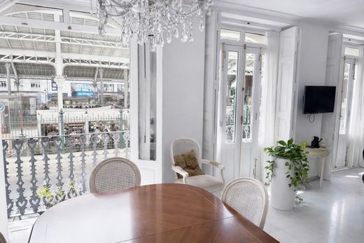 Apartment / Etagenwohnung in Valencia, Provinz Valencia