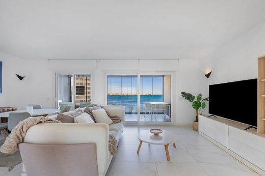 Apartment / Etagenwohnung in Playas de Orihuela, Alicante