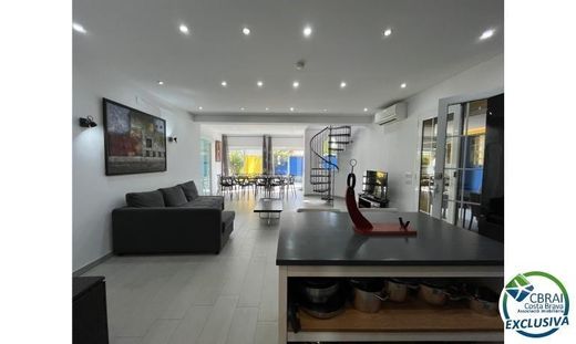 Luxury home in Empuriabrava, Province of Girona