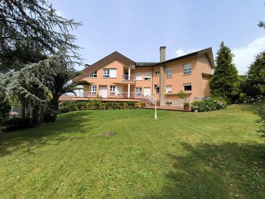 Villa in Oviedo, Provinz Asturien