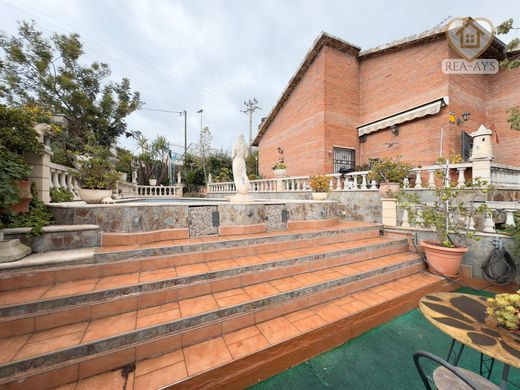 Vrijstaand huis in Sant Vicenç dels Horts, Província de Barcelona