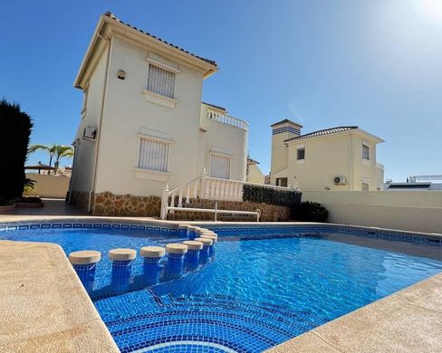 Villa in Playas de Orihuela, Alicante
