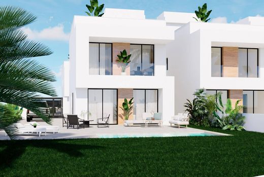 Villa in Playas de Orihuela, Alicante