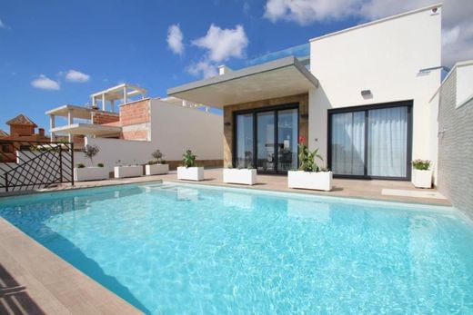 Villa in San Miguel de Salinas, Alicante