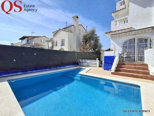 Casa di lusso a Cunit, Província de Tarragona