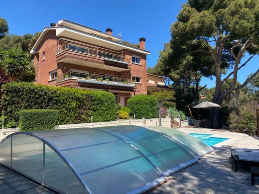 Luxus-Haus in Castelldefels, Provinz Barcelona