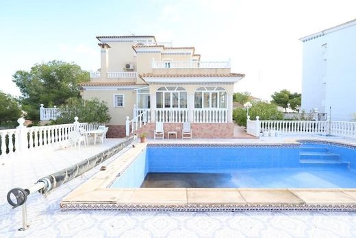 Villa in Playas de Orihuela, Alicante