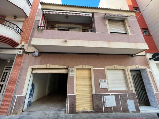Casa di lusso a Guardamar del Segura, Provincia de Alicante