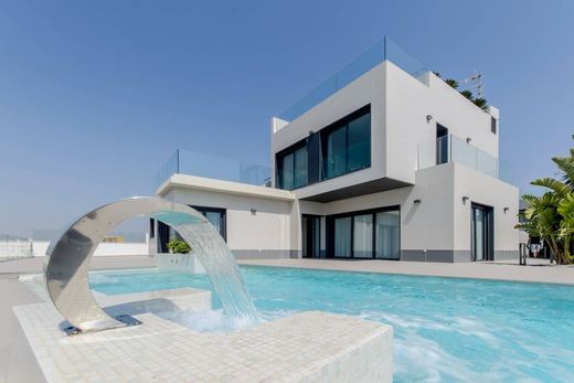 Villa in Playas de Orihuela, Alicante