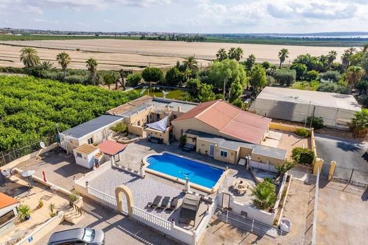 Rural or Farmhouse in Los Montesinos, Alicante