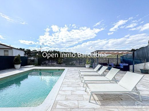 Luxury home in Canyelles, Province of Barcelona