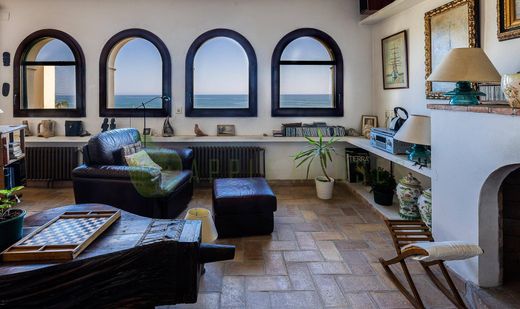 Villa in Vilanova i la Geltrú, Provinz Barcelona