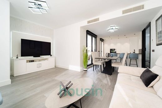 Apartment / Etagenwohnung in Sevilla, Andalusien