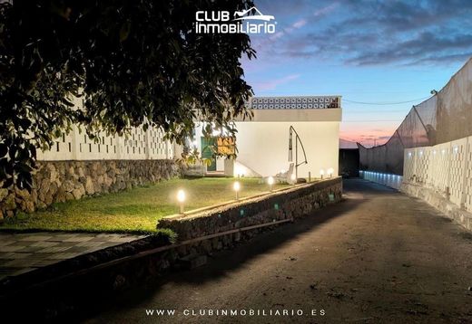 Luxury home in Adeje, Province of Santa Cruz de Tenerife