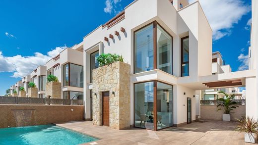 Villa en Los Montesinos, Provincia de Alicante