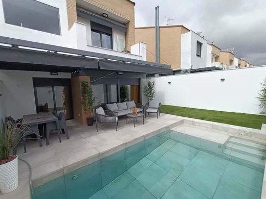 Semidetached House in Espartinas, Province of Seville
