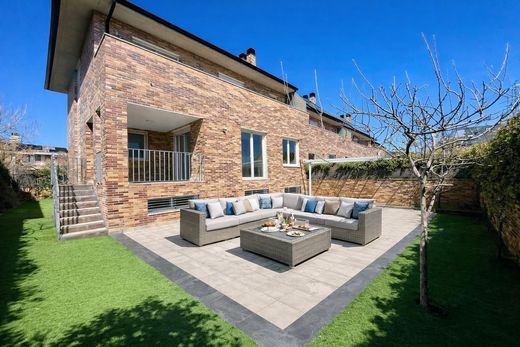 Semidetached House in Majadahonda, Province of Madrid