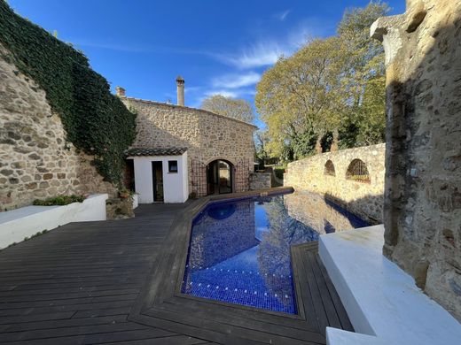 Luxus-Haus in Viladasens, Provinz Girona