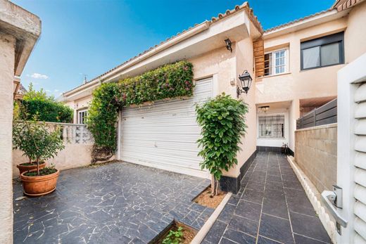 Casa de lujo en Santa Perpetua de Moguda, Provincia de Barcelona