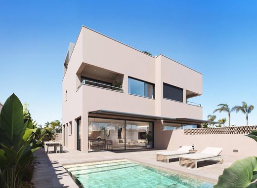 Villa in Pilar de la Horadada, Alicante