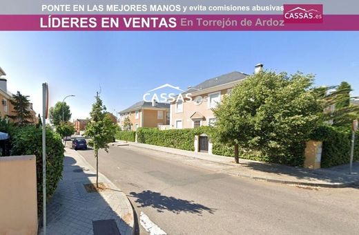 فيلا شبه مستقلة ﻓﻲ Torrejón de Ardoz, Provincia de Madrid