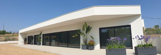 Casa en San Esteban Sasroviras, Provincia de Barcelona