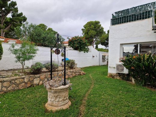 Dom jednorodzinny w Miami Platja, Província de Tarragona