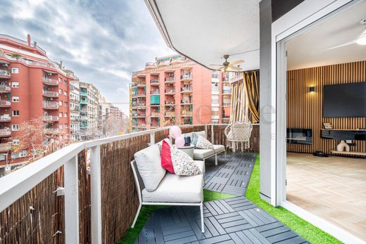 Apartment / Etagenwohnung in Barcelona, Provinz Barcelona