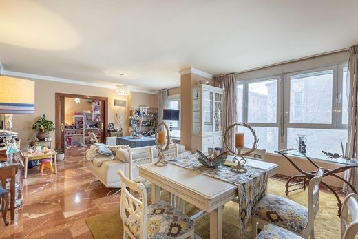 Apartment / Etagenwohnung in Granada, Andalusien