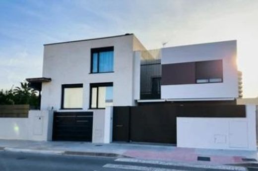 Dom jednorodzinny w Mataró, Província de Barcelona