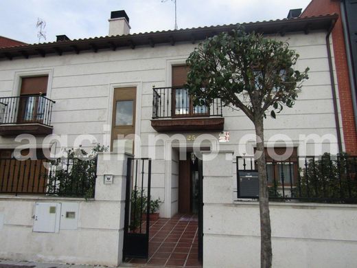 Vrijstaand huis in Laguna de Duero, Provincia de Valladolid