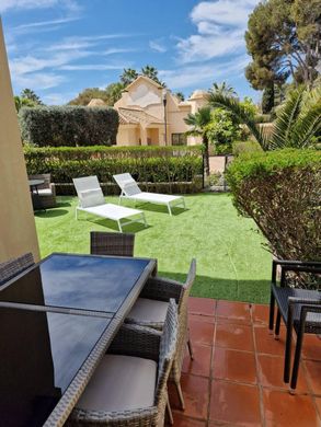 Apartment / Etagenwohnung in Marbella, Málaga