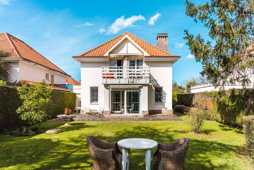 Semidetached House in Santa Cruz de Bezana, Province of Cantabria