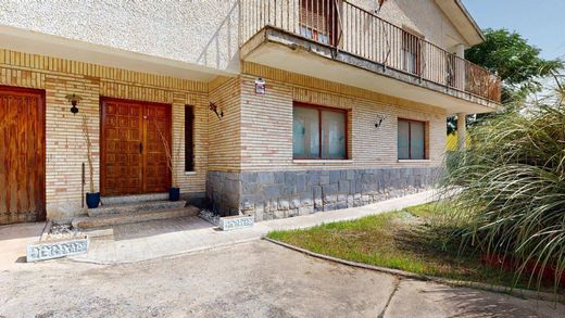 Detached House in Zaragoza, Province of Saragossa