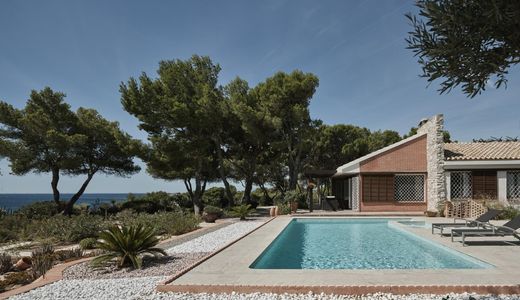 Luxury home in l'Ametlla de Mar, Province of Tarragona