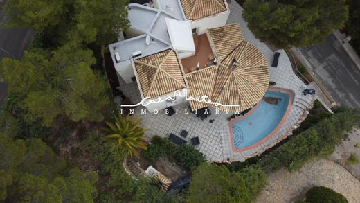 Villa in Callosa d'En Sarrià, Provincia de Alicante