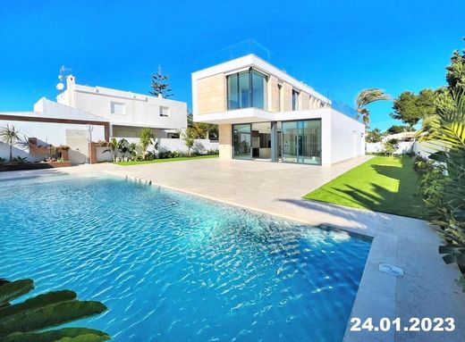 Villa in Playas de Orihuela, Alicante