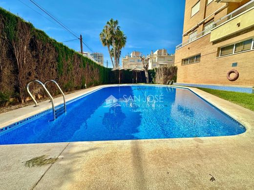 Apartment / Etagenwohnung in El Campello, Alicante