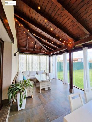 단독 저택 / Villaquilambre, Provincia de León