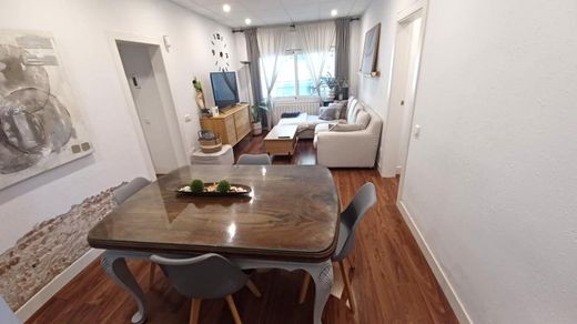 Apartment / Etagenwohnung in Barcelona, Provinz Barcelona