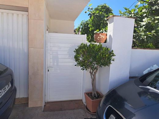 Apartment / Etagenwohnung in Marbella, Málaga
